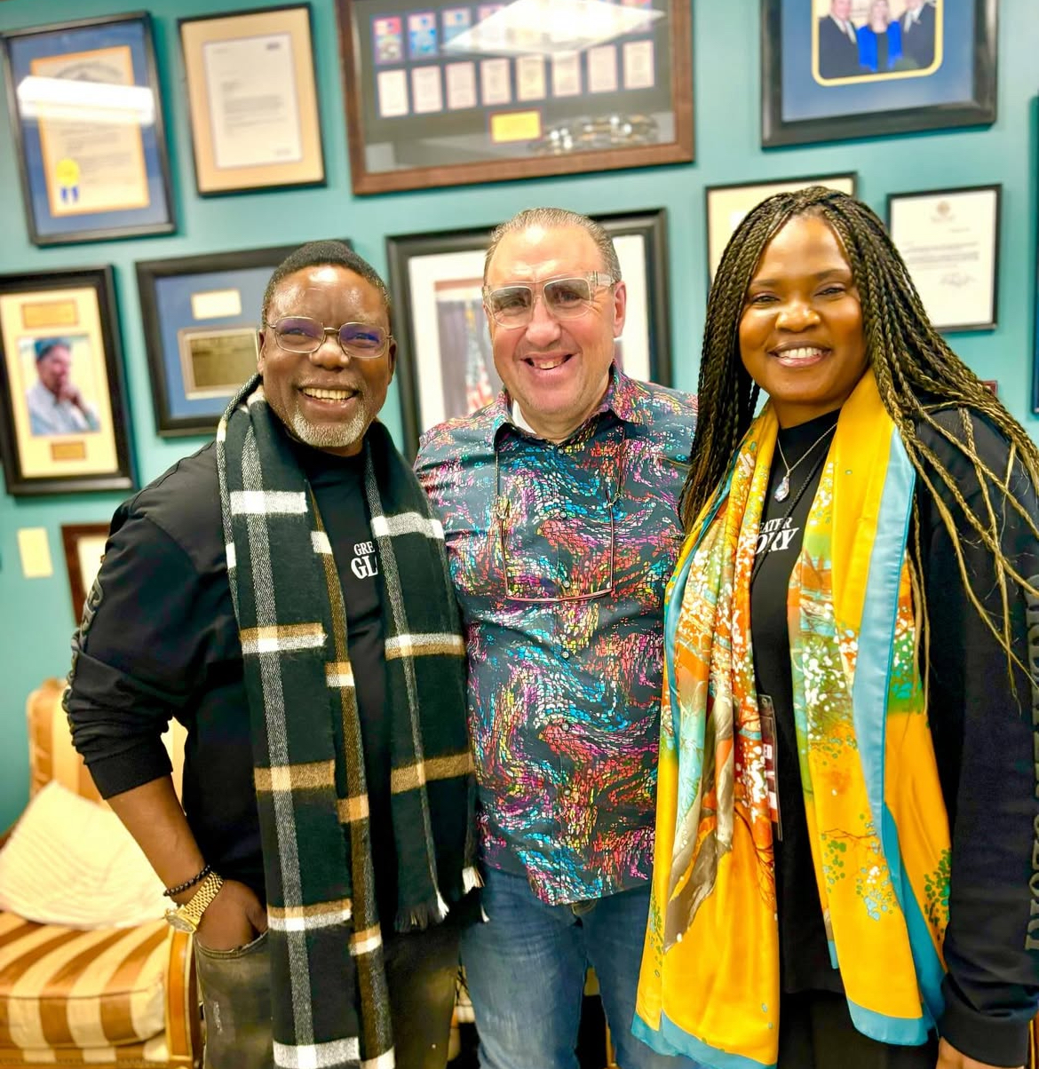 Le couple pastoral avec Dr. Rodney Howard Browne